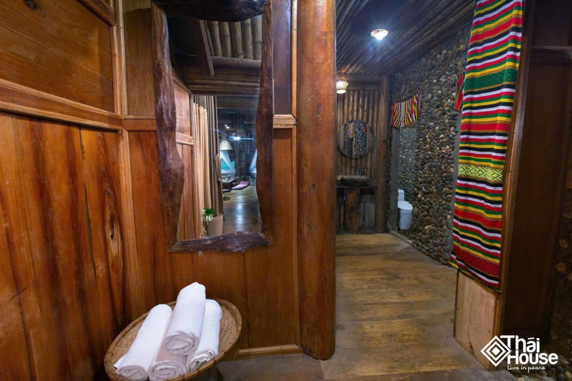 Thai House Pu Luong - Century Old Stilt House With Terrace Views Huong Ba Thuoc Exterior foto